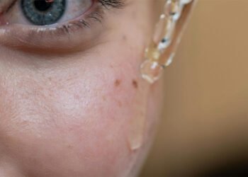 Skin burnout: cómo la vida urbana está transformando las prioridades de cuidado de la piel en México