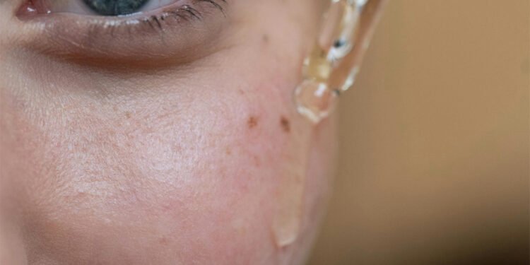 Skin burnout: cómo la vida urbana está transformando las prioridades de cuidado de la piel en México