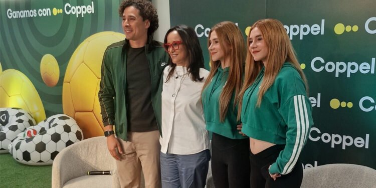 Coppel convierte su tienda Tlalpan Azteca en una cancha mundialista