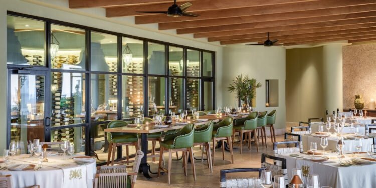 El chef Roberto Alcocer presenta una experiencia culinaria de cuatro días en Waldorf Astoria Los Cabos Pedregal