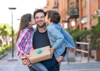 Día del Padre: Celebración alrededor de la mesa