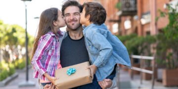 Día del Padre: Celebración alrededor de la mesa