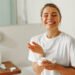 Minimalismo facial para maletas de verano | La tendencia que simplifica tu rutina estas vacaciones