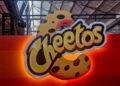 CH.A.R Cheetos Assistan Referee de Cheetos® el nuevo árbitro que viene lleno de dedos manchados de queso