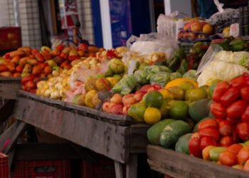 Comer bien este 2026 cuesta más… tirar la comida también