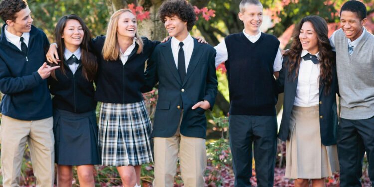 ¿Y si el uniforme se pagara solo? Las familias mexicanas encuentran nuevas formas de generar ingresos para enfrentar el regreso a clases