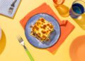 Más de dos mil años después, la lasagne sigue conquistando generaciones gracias a la tradición, la técnica y la calidad