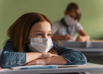 Regreso a clases detona repunte de hasta 70% en infecciones respiratorias y amenaza el entorno familiar