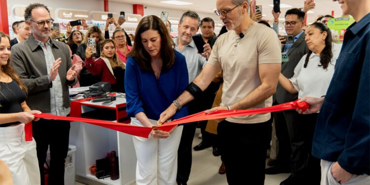 Llega a Tezontle en Iztapalapa una nueva sucursal de Farmacia París