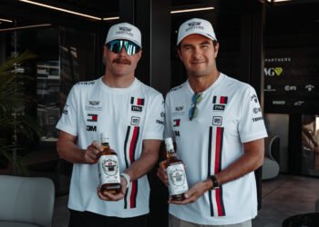 Somos 11: Jim Beam® y Cadillac Formula 1® Team celebran que todo es mejor con amigos