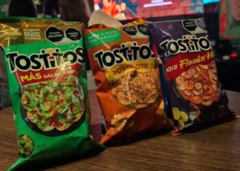 ¿Te imaginas ir a un plan improvisado y terminar haciendo stand-up? Así se vive el #LentramosATodo de Tostitos®