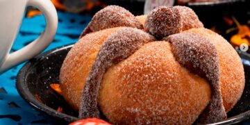 Peltre Lonchería presento su temporada de Pan de Muerto en la sucursal Nápoles