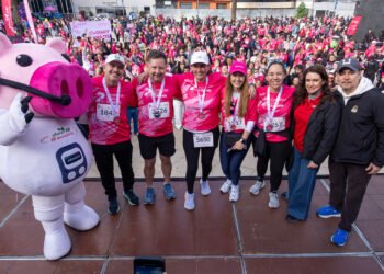 Diez mil personas se visten de rosa por la detección temprana del cáncer de mama en la 2° Carrera con Causa de Avon y Fundación IMSS